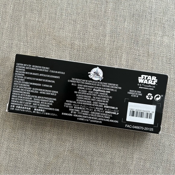 BNIB Disney Star Wars The Mandalorian Special Edition Key - Picture 5 of 5